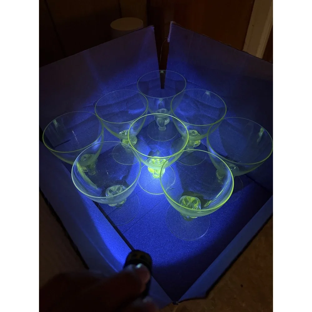 Vintage Manganese Glass Cocktail Martini Glasses Set of 8 UV Reactive Glow 5.25" - Picture 2 of 8